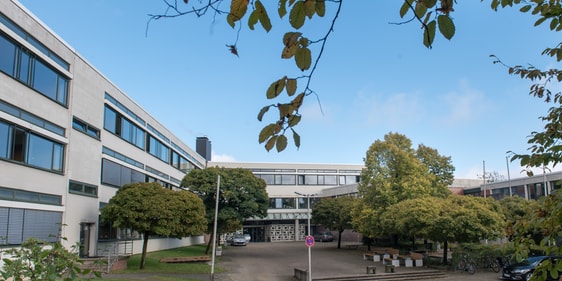 Am 10. November drücken Pfarrstelleninhaber und Synodalabgeordnete des Kirchenkreises Lüdenscheid-Plettenberg die Schulbank. (Foto: Martin Büdenbender)