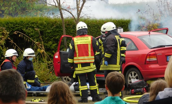 Mit ein Höhepunkt des Nachmittags war die Vorführung der Freiwilligen Feuerwehr Grevenbrück. (Foto: Karl-Herrmann Ernst)