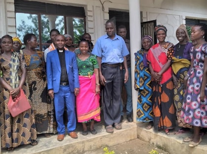 Begrüßung des neuen Gemeindepfarrers in Mwemage