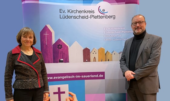 Auf Einladung von Superintendent Christof Grote war Annette Kurschus zu Gast im heimischen Kirchenkreis. Seit 2012 ist sie Präses der Evangelischen Kirche von Westfalen und seit November 2021 zugleich Vorsitzende des Rates der Evangelischen Kirche in Deutschland (Foto: EKKLP)
