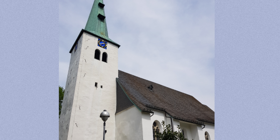 Die Apostelkirche ist eines der ältesten und wichtigsten Gebäude der Gemeinde Herscheid. Die dringend notwendige Sanierung kann leider erst im nächsten Jahr beginnen. (Foto: Max Gerhard)