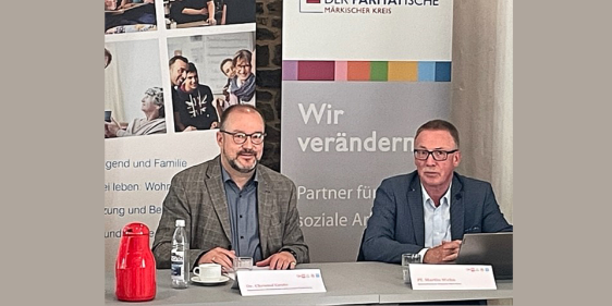 Pfr. Martin Wehn, Theologischer Geschäftsführer der Diakonie Mark-Ruhr, und Superintendent Dr. Christof Grote beim Sozialpolitischen Frühstück. (Foto: EKKLP)