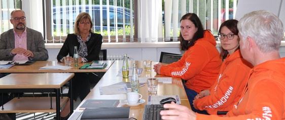 Mit Iserlohn und Lüdenscheid-Plettenberg haben die zukünftigen Vikarinnen nun bereits 19 Kirchenkreise besucht und sich ein Bild vom Pfarrberuf gemacht. (Foto: EKKLP/EKKI)