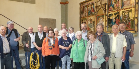 Der Männerkreis Oberrahmede und weitere interessierte Gemeindeglieder steuerten zwei interessante Ziele an: Das westfälische Kettenschmiedemuseum und die Stiftskirche in Fröndenberg. (Foto: Ingrid Weiland)