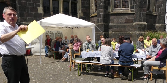 Durch die Versteigerung von „Herzensgutscheinen“ sollen auch die Beziehungen der Gemeindemitglieder untereinander gestärkt werden. (Foto: Ingrid Weiland)