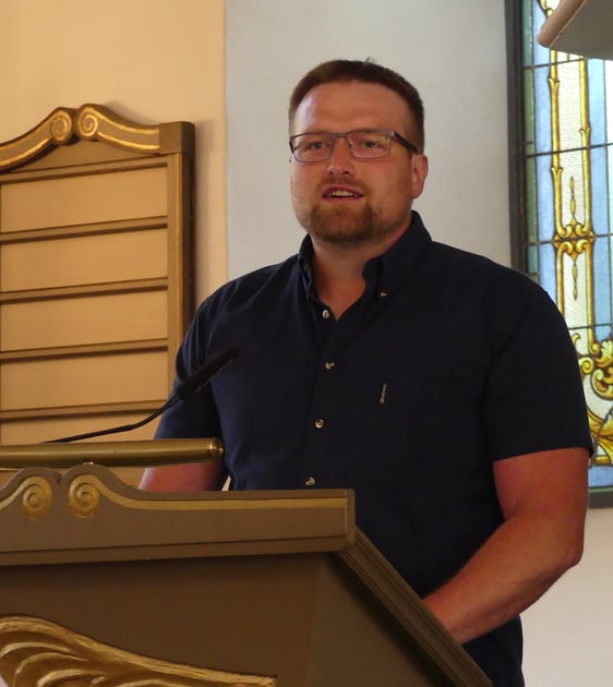 „Dankbarkeit schafft Vertrauen und Zukunft“, so CVJM-Kreisverbandssekretär Johannes Seidel in seiner Ansprache beim Freundestreffen. (Foto: Ingrid Weiland)