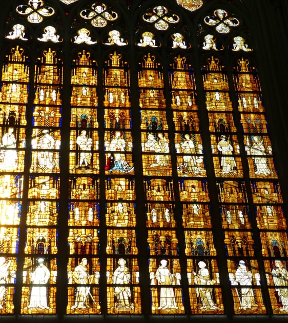 Ein besonderes Kleinod des Altenberger – auch Bergischer Dom genannt – Kirchenbaus aus dem 12. Jahrhundert ist das beeindruckende Westfenster des Doms. (Foto: Rainer Crummenerl)