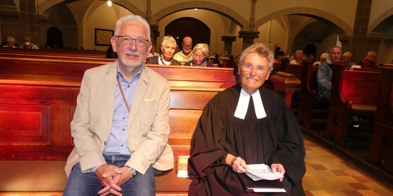 Udo Fiedler hielt die dritte Predigt der Sommerpredigtreihe. Den Gottesdienst gestaltete Pfarrerin Bärbel Wilde. (Foto: Ingrid Weiland)