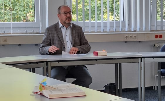 Unter dem Schirm des Höchsten sein: Dessen dürfen wir uns im Leben – und damit natürlich auch im Arbeiten – bewusst sein. (Foto: EKKLP)