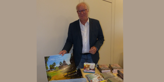 Jürgen Werth hat seinen bisherigen Veröffentlichungen jetzt das Buch „Er ist mir täglich nahe“ hinzugefügt. (Foto: Ingrid Weiland)