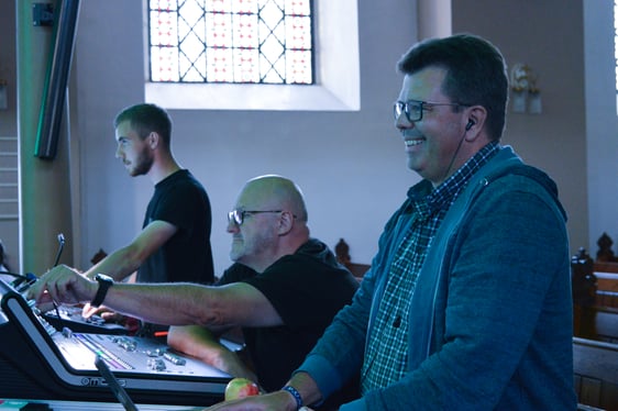 Bandmanager Gert vom Schemm merkt selbst: „Es liegt viel Segen auf dem „sela“-Projekt“. (Foto: Iris Kannenberg)