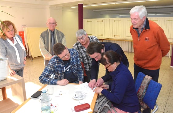 Beim Teamtreffen im "Lebensfroh" wurden die nächsten Aktivitäten besprochen. Foto: Archiv