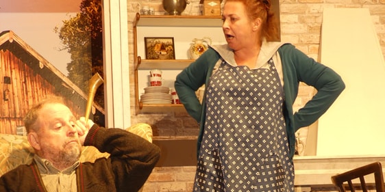 Die Theaterbühne des CVJM Lüdenscheid-West versteht es, für eine tolle Stimmung zu sorgen – für die Vorstellungen im Februar, März und April sind jetzt Karten im Vorverkauf zu haben. (Foto: Ingrid Weiland)