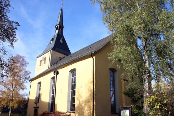 Die Christuskirche, die zur Evangelischen Kirchengemeinde Kierspe gehört, wurde 1952 errichtet. Die Arbeit mit Kindern und Familien hat sich dort zu einem Schwerpunkt entwickelt. (Foto: Jakob Salzmann)