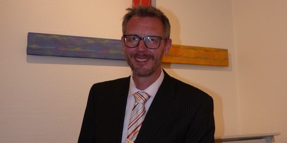 Pfarrer Stephan Zeipelt bei seinem Vortrag zum Vaterunser. (Foto: Ingrid Weiland)